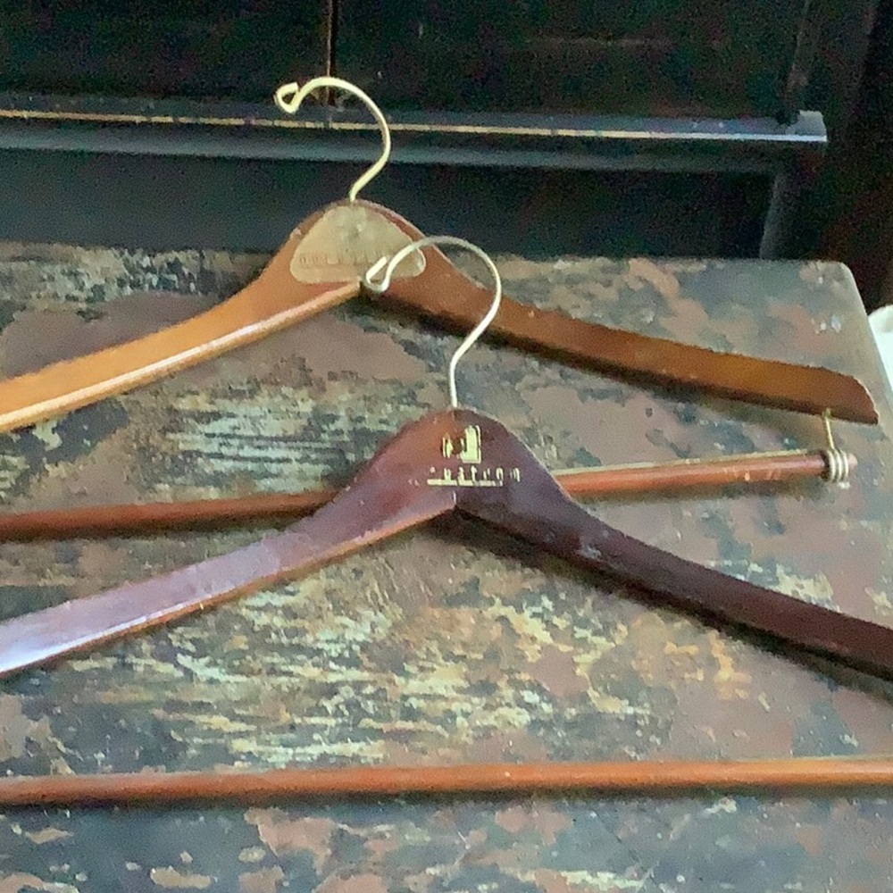 8 Vintage Wooden Mens Suit Hangers - Picture 3 of 6